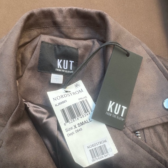 NWT Kut from the Kloth jacket size XS
Pit to pit: 16 1/2”
Length: 22” - Picture 4 of 7